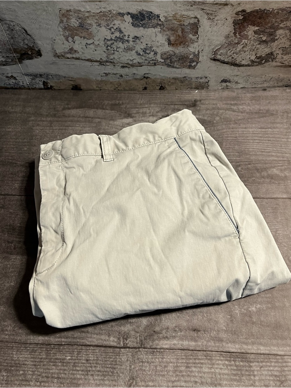 Johnnie-o Men's Light Beige Cotton Blend Shorts size 36 - Picture 10 of 10